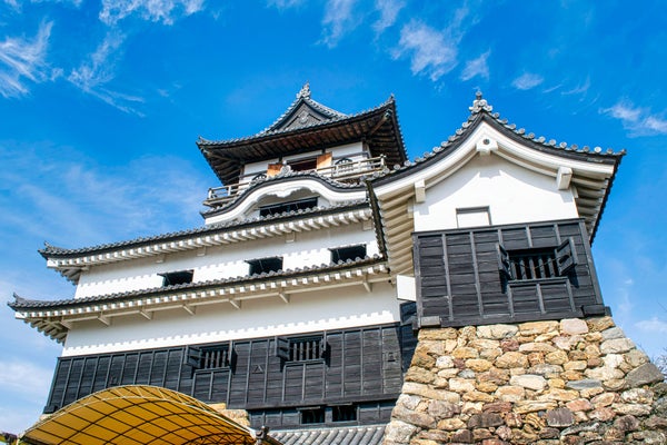 『加賀屋・名古屋店で食すクラブツーリズムオリジナルランチ会席 岩倉五条川の桜並木と城と桜の競演 国宝犬山城 彩る桜名所めぐり』【加賀屋名古屋店集合】1